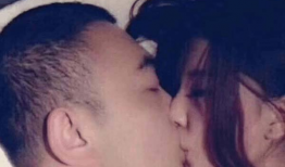 床上接吻视频,揭秘床上接吻视频的浪漫瞬间